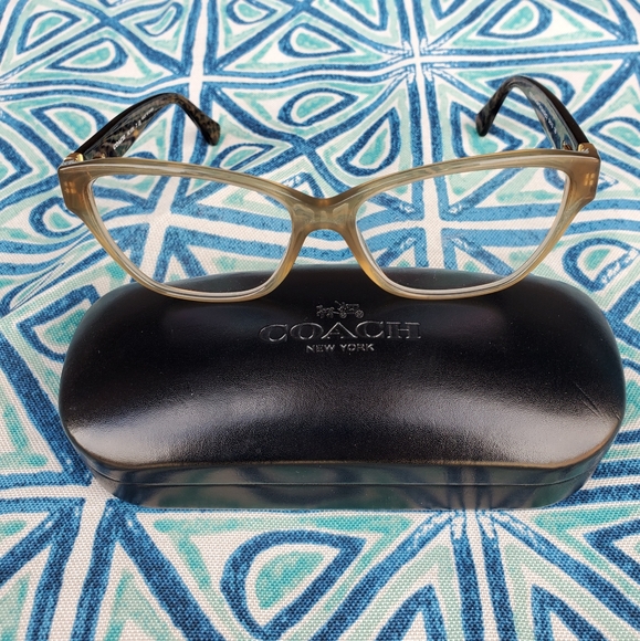 Coach Olive Dark Tortoise Gold Sig C Eyeglasses and Case. - Picture 8 of 13